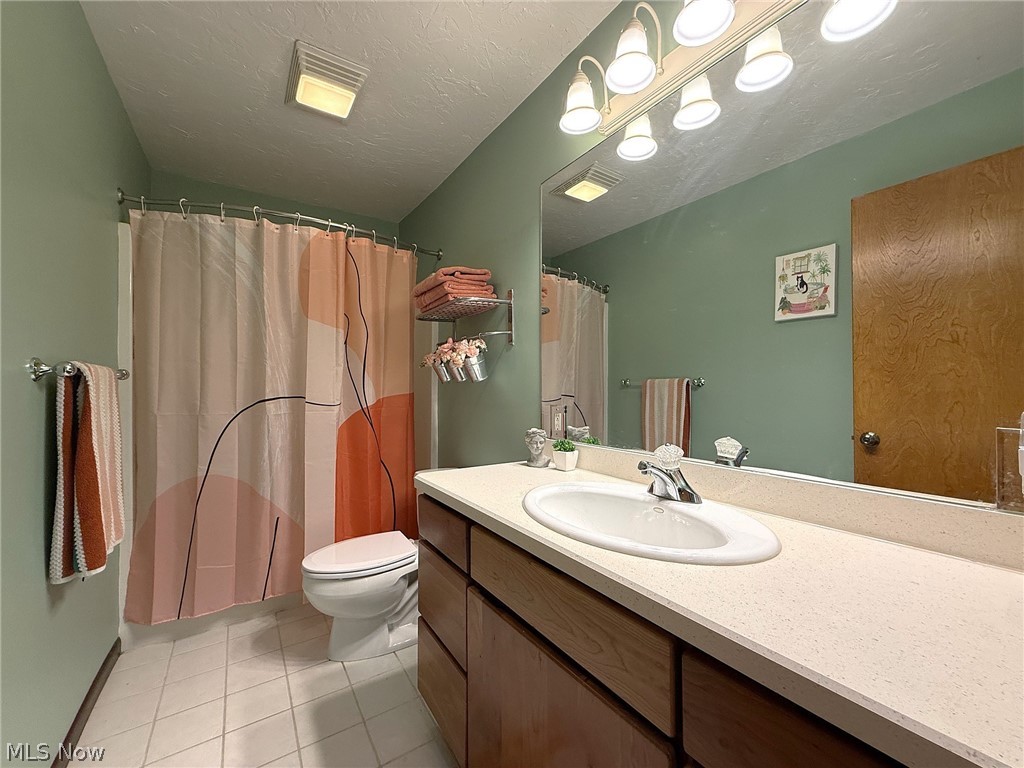 9350 Hidden Lake Drive Chesterland OH 44026