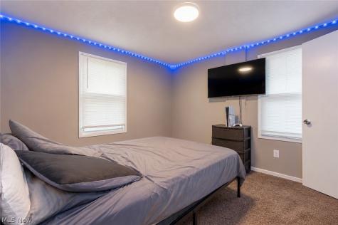 985 Bloomfield Avenue Akron OH 44302