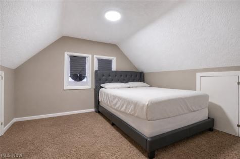 985 Bloomfield Avenue Akron OH 44302
