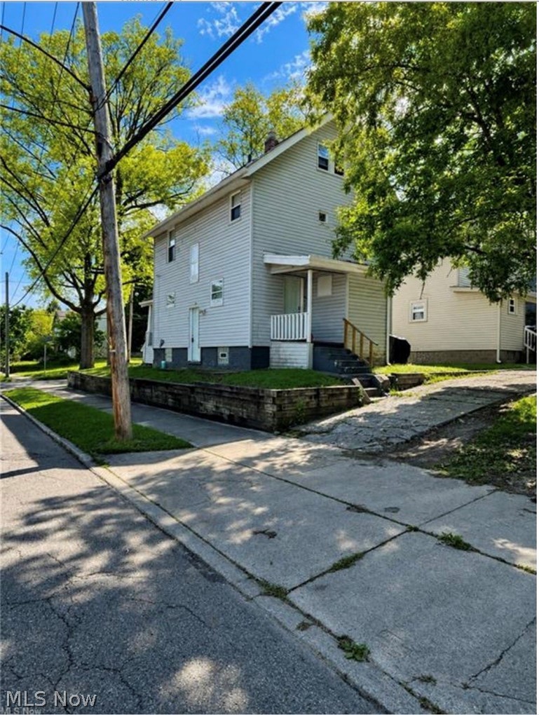 985 Bloomfield Avenue Akron OH 44302