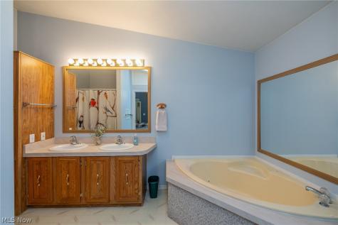 4 Symphony Street Olmsted Twp OH 44138