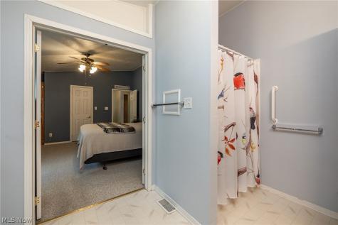 4 Symphony Street Olmsted Twp OH 44138