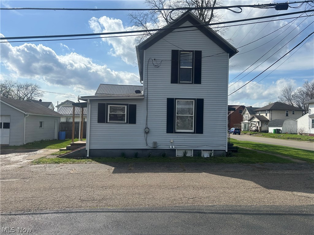 839 Orange Street Coshocton OH 43812