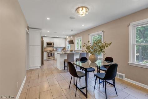 142 Bexley Drive Bedford OH 44146