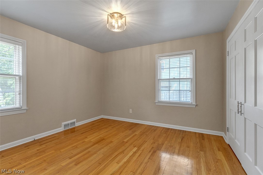142 Bexley Drive Bedford OH 44146