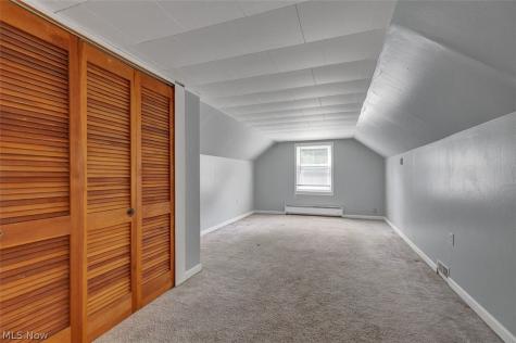 142 Bexley Drive Bedford OH 44146