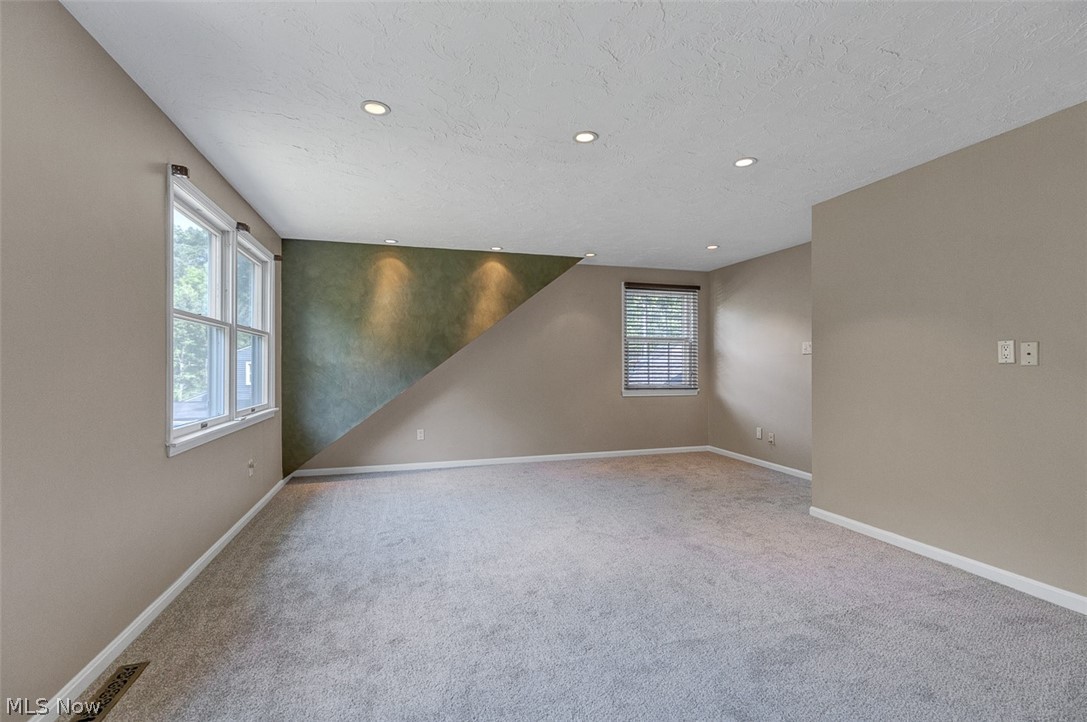 142 Bexley Drive Bedford OH 44146