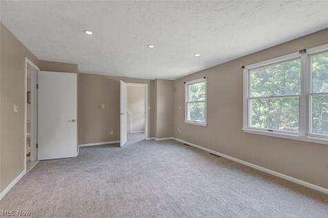 142 Bexley Drive Bedford OH 44146