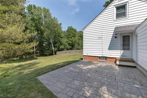 142 Bexley Drive Bedford OH 44146