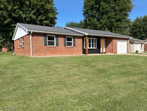 308 Snearly Drive Marietta OH 45750