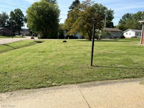 308 Snearly Drive Marietta OH 45750