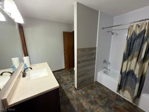 308 Snearly Drive Marietta OH 45750