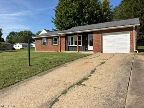 308 Snearly Drive Marietta OH 45750