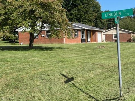 308 Snearly Drive Marietta OH 45750