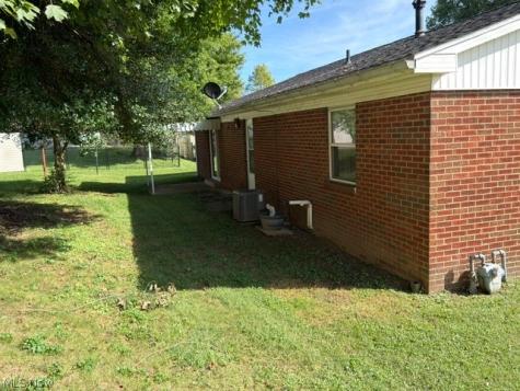 308 Snearly Drive Marietta OH 45750