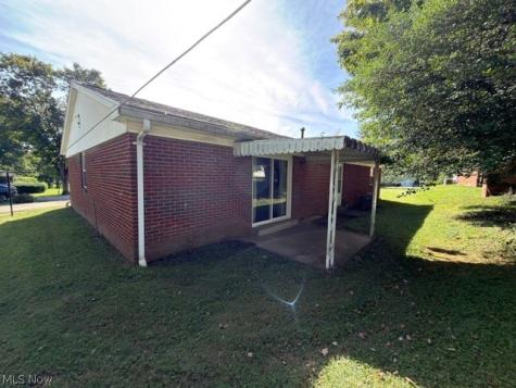 308 Snearly Drive Marietta OH 45750