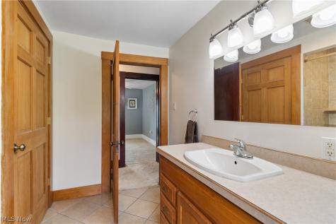 168 22nd Street NW Barberton OH 44203