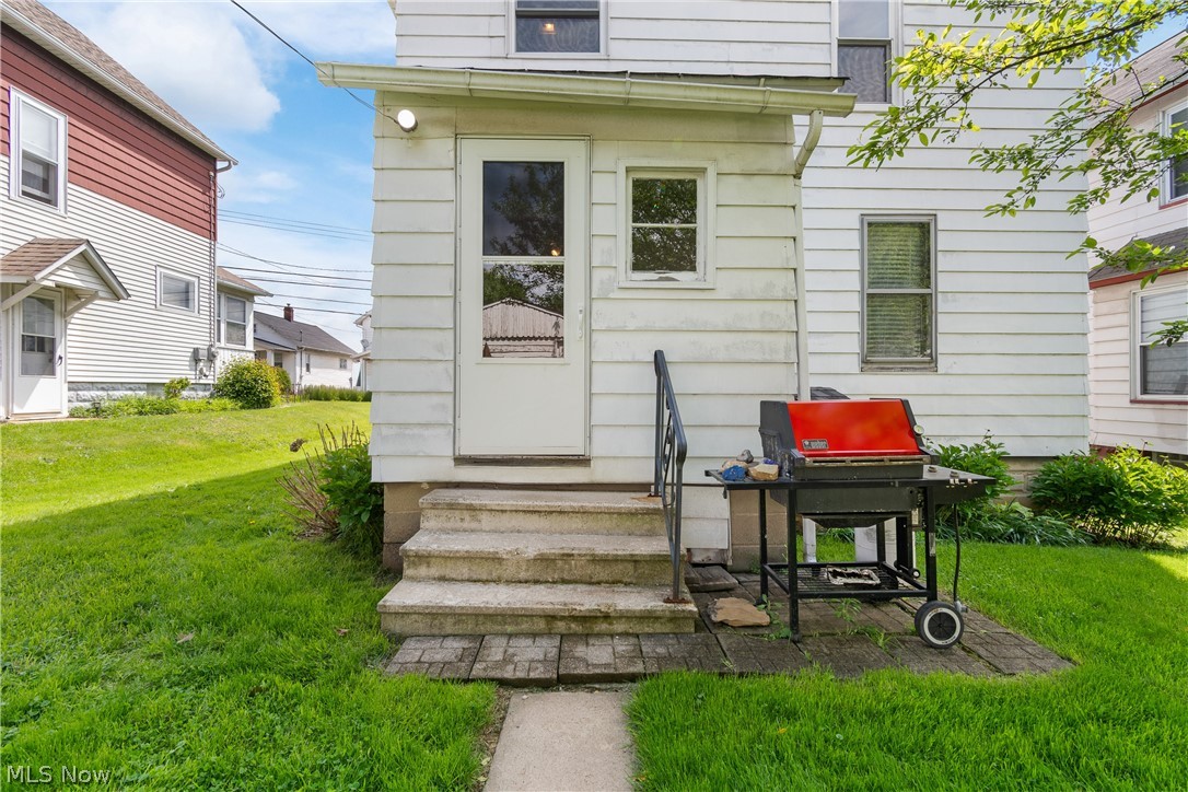 168 22nd Street NW Barberton OH 44203