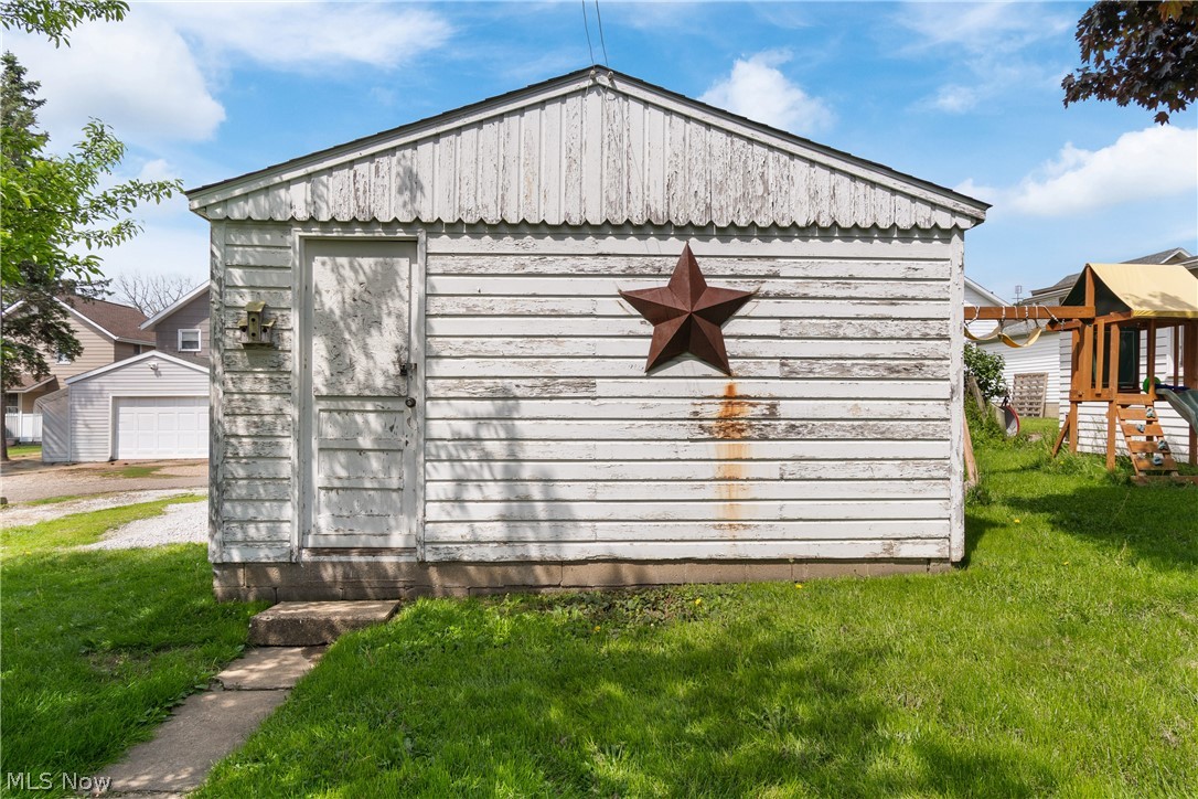 168 22nd Street NW Barberton OH 44203