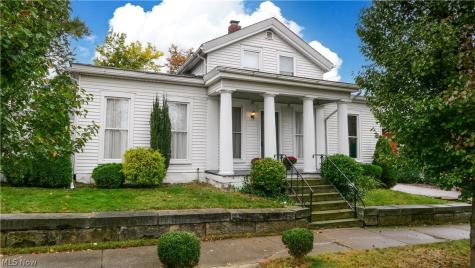 131 N Walnut Street Ravenna OH 44266