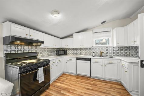 131 N Walnut Street Ravenna OH 44266