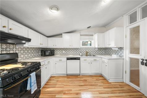 131 N Walnut Street Ravenna OH 44266