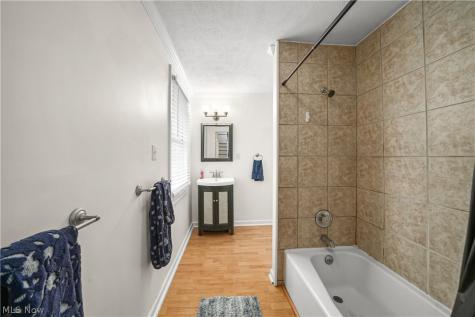 131 N Walnut Street Ravenna OH 44266