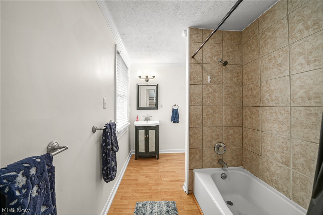 131 N Walnut Street Ravenna OH 44266