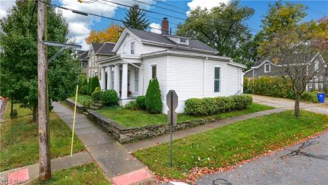 131 N Walnut Street Ravenna OH 44266