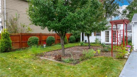 131 N Walnut Street Ravenna OH 44266