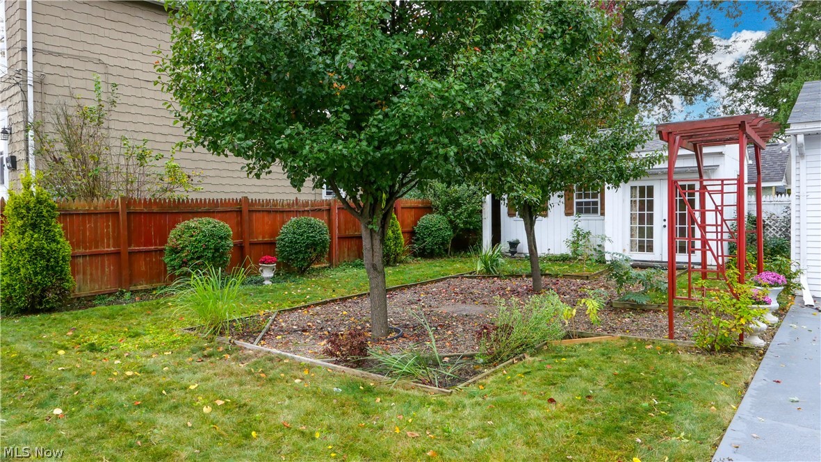 131 N Walnut Street Ravenna OH 44266
