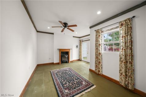 131 N Walnut Street Ravenna OH 44266