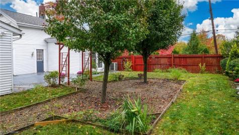 131 N Walnut Street Ravenna OH 44266