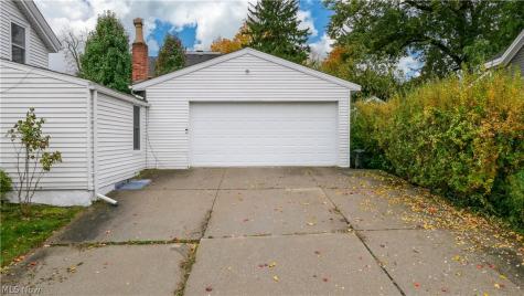 131 N Walnut Street Ravenna OH 44266
