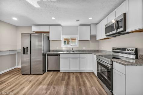 3642 Albany Avenue Lorain OH 44055