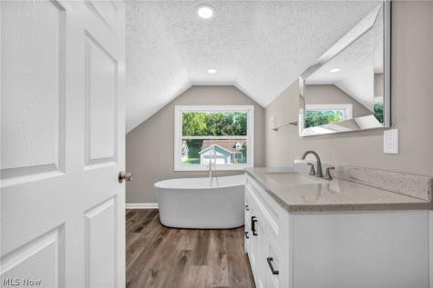 3642 Albany Avenue Lorain OH 44055