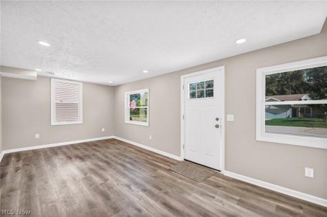 3642 Albany Avenue Lorain OH 44055