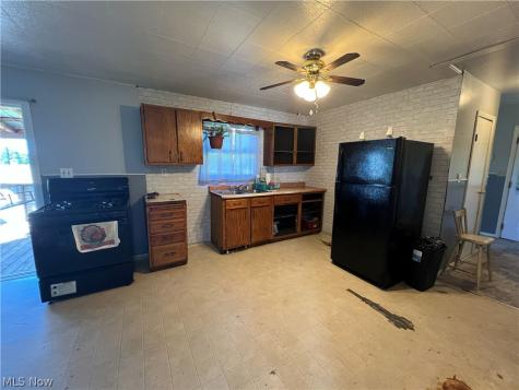 1081 Creek Road Pierpont OH 44082