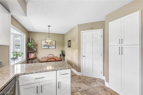32179 Cambridge Circle Avon Lake OH 44012