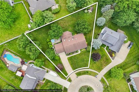 32179 Cambridge Circle Avon Lake OH 44012