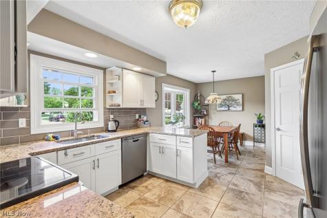 32179 Cambridge Circle Avon Lake OH 44012