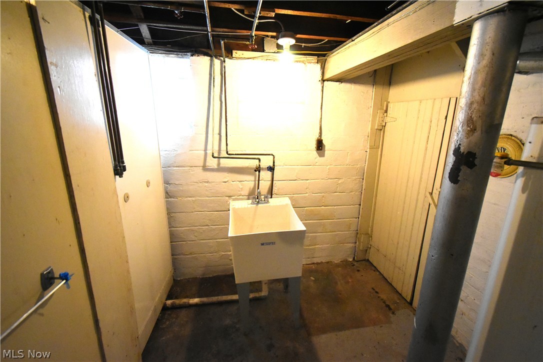 3885 W 135th Street Cleveland OH 44111
