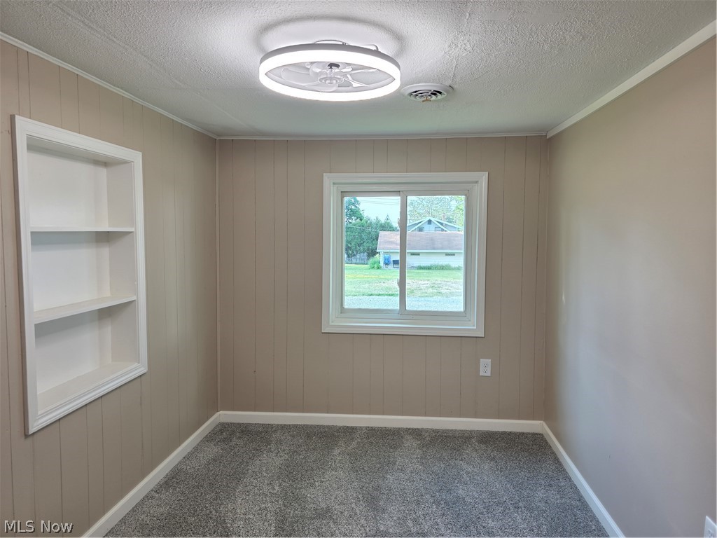 446 N Middle Street Columbiana OH 44408