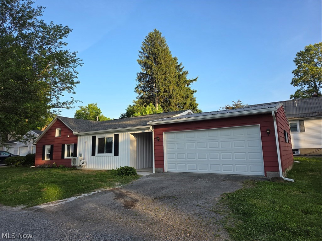 446 N Middle Street Columbiana OH 44408