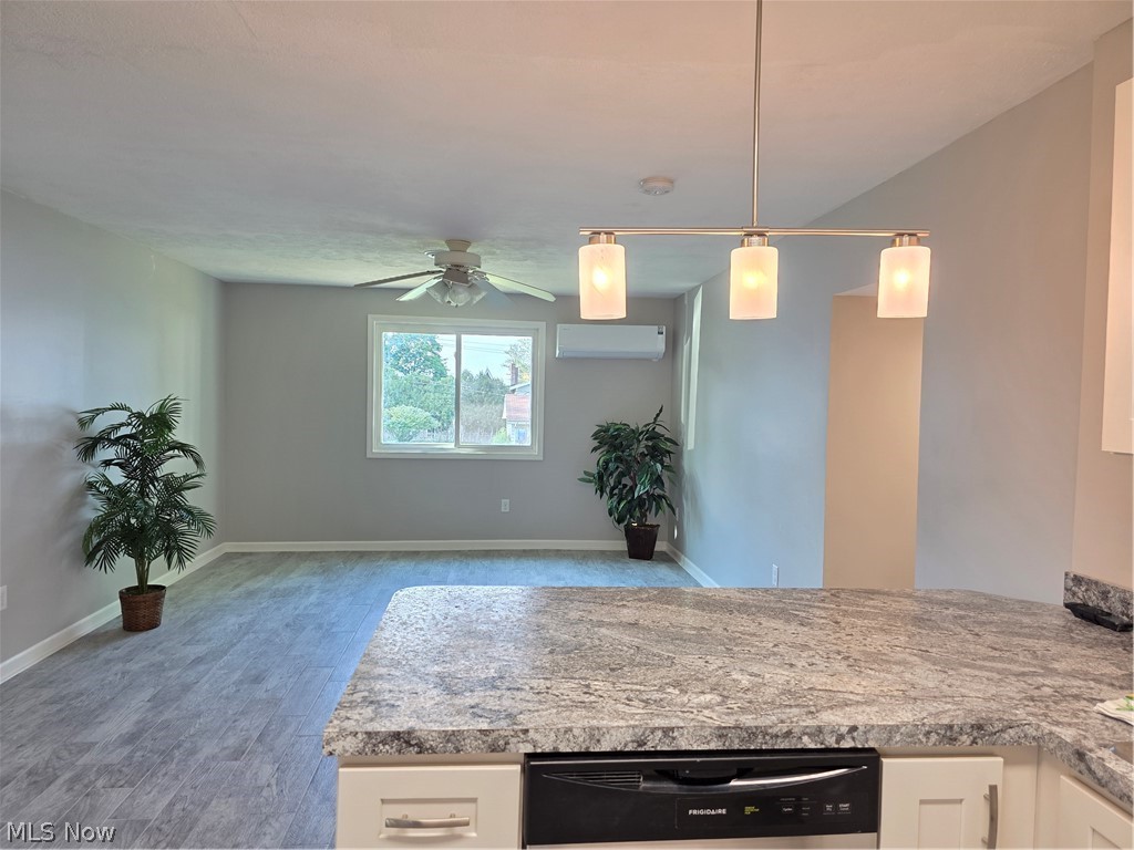 446 N Middle Street Columbiana OH 44408