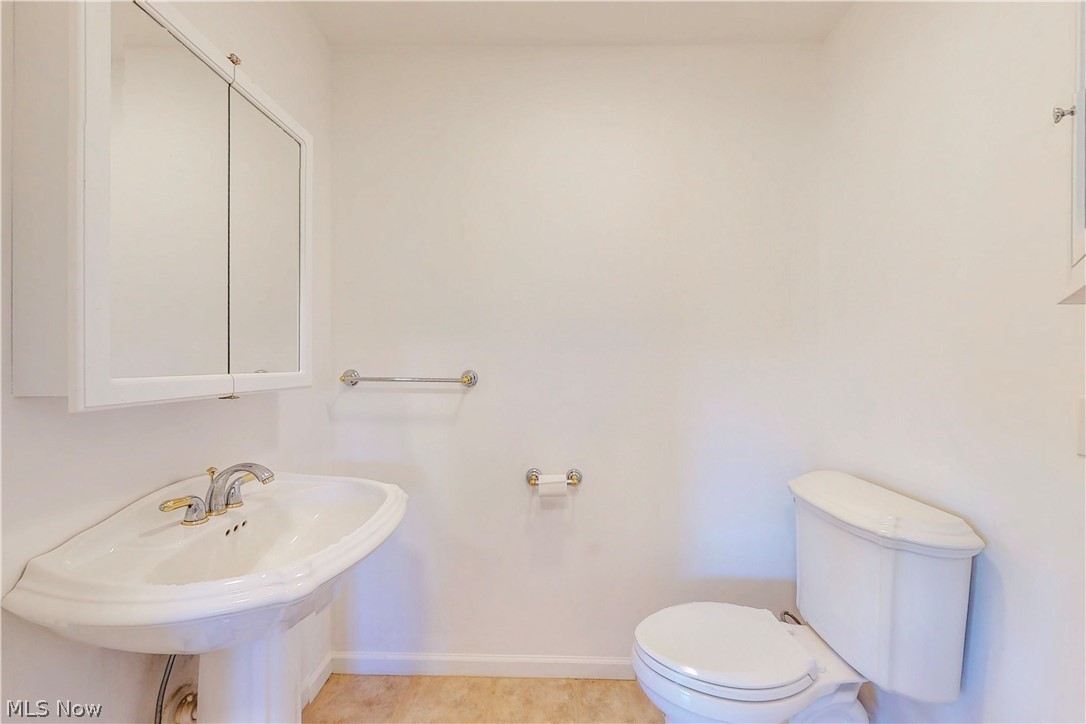 111 Avalon Estate Wintersville OH 43953