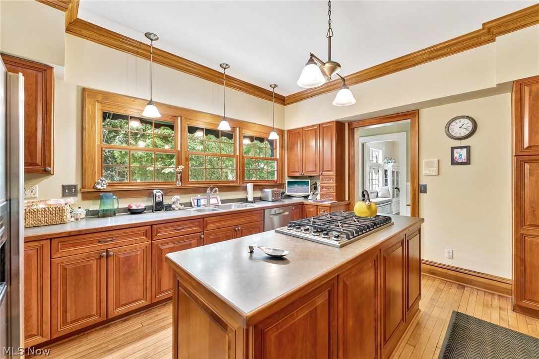 17835 Lake Road Lakewood OH 44107