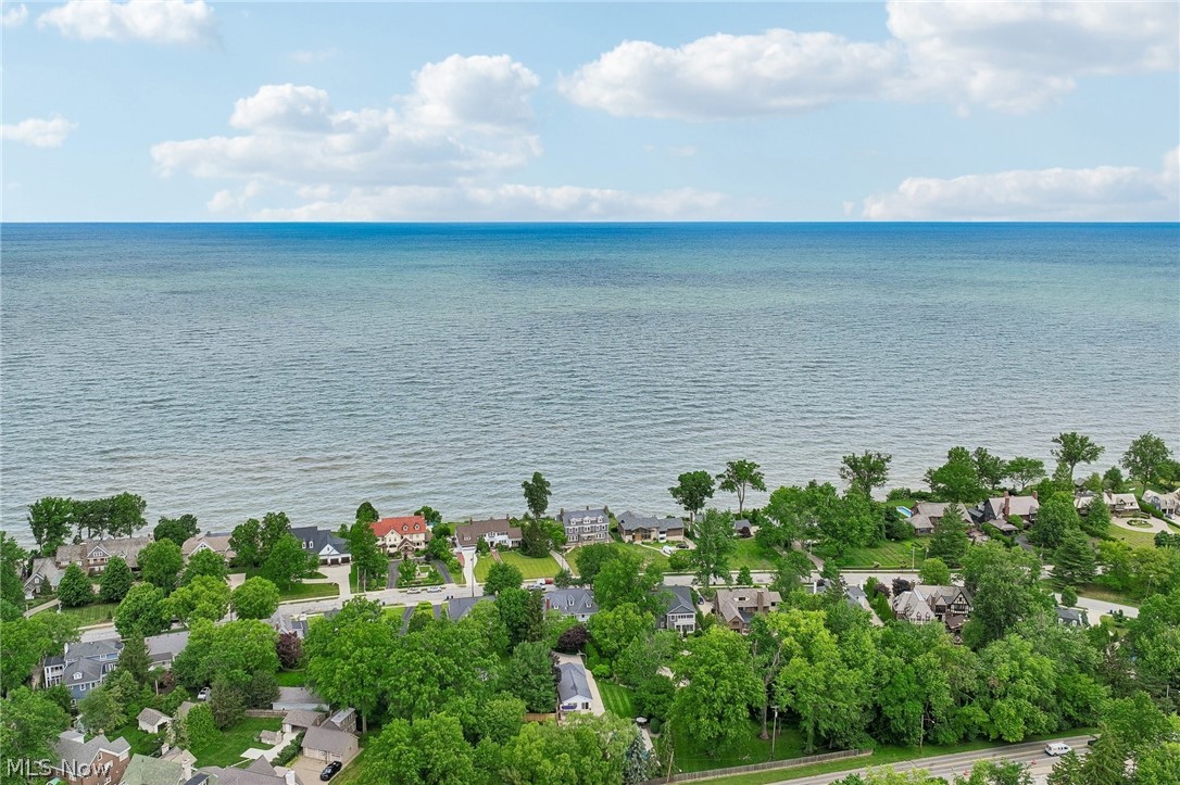17835 Lake Road Lakewood OH 44107