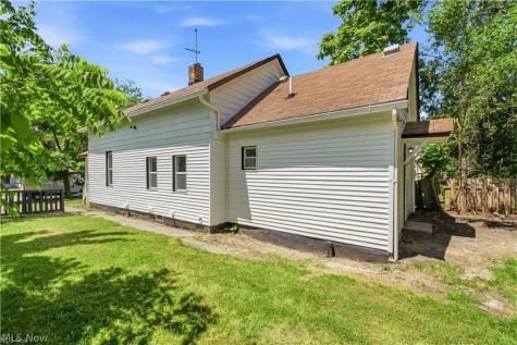 3443 E 75th Street Cleveland OH 44127