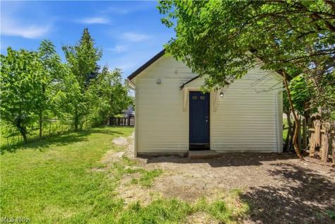 3443 E 75th Street Cleveland OH 44127